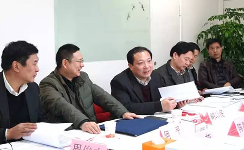 荊門市委常委、常務(wù)副市長胡功民率隊(duì)赴上?？疾?，與我司簽訂委托招商引資戰(zhàn)略合作協(xié)議